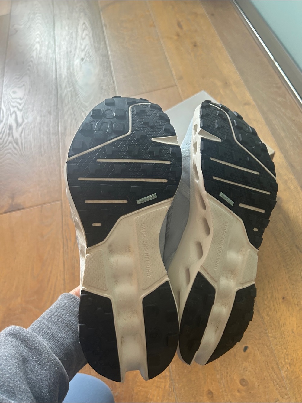 On Running women’s cloudsurfer Trail shoes - Picture 6 of 8